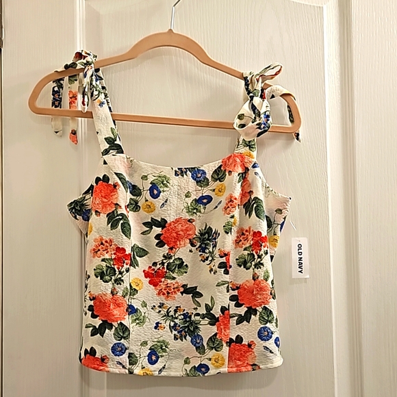 Crop Top - Picture 1 of 3